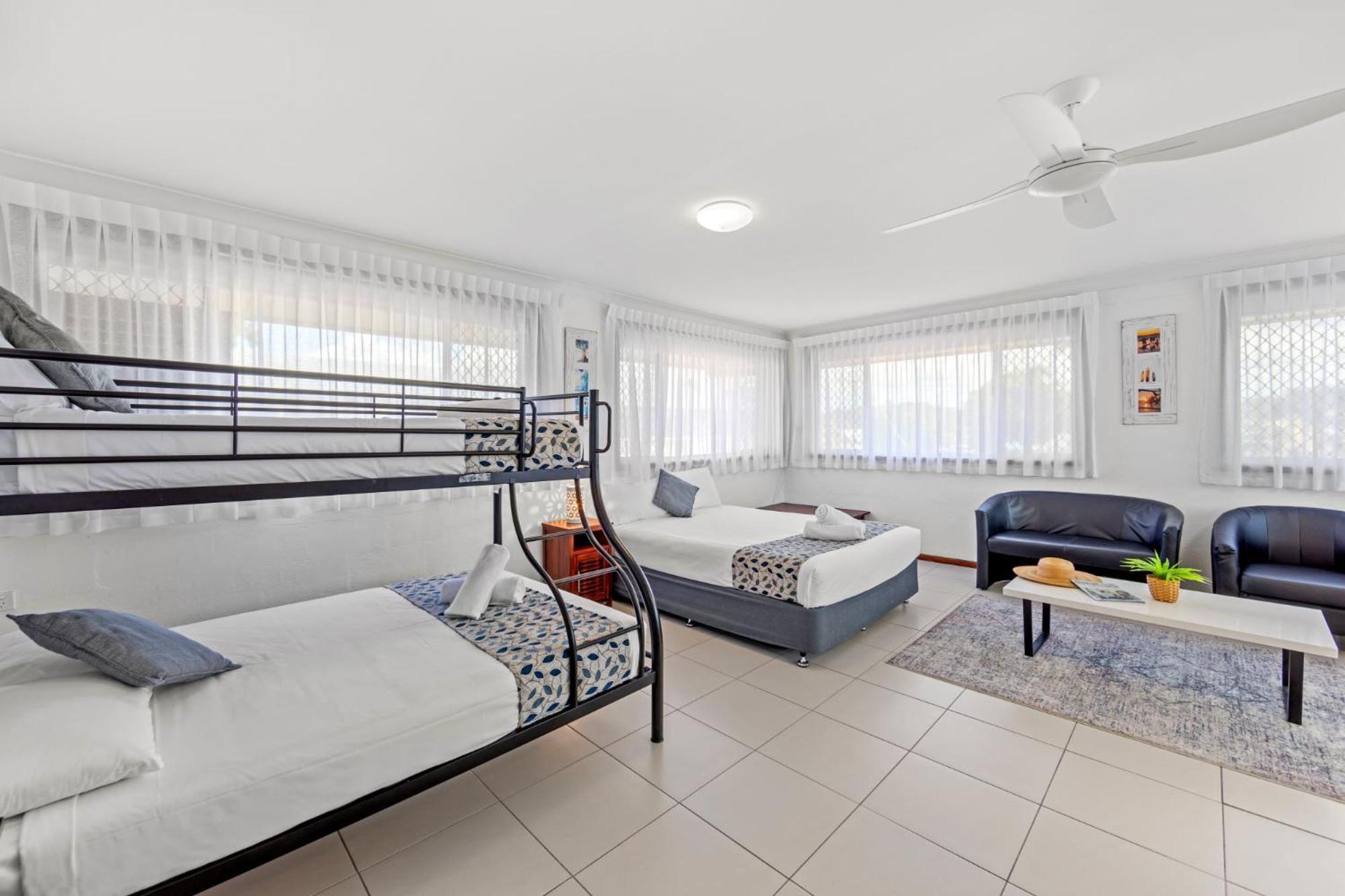 Pottsville Beach Motel Экстерьер фото